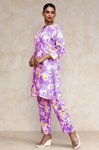 Women Floral Printed Regular Kurti with Trousers