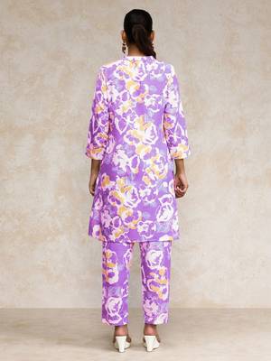 Women Floral Printed Regular Kurti with Trousers 5