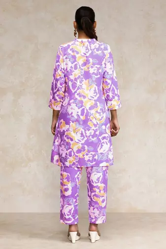 Women Floral Printed Regular Kurti with Trousers