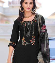 Women Floral Embroidered Regular Thread Work Kurta with Trousers & With Dupatta