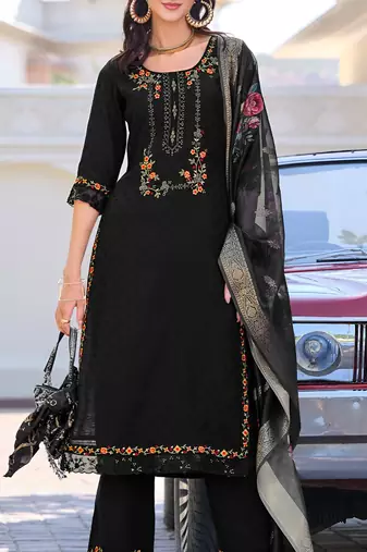 Women Floral Embroidered Regular Thread Work Kurta with Trousers & With Dupatta