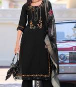 Women Floral Embroidered Regular Thread Work Kurta with Trousers & With Dupatta