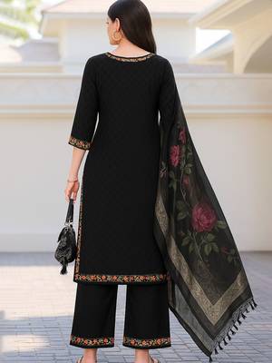 Women Floral Embroidered Regular Thread Work Kurta with Trousers & With Dupatta 4
