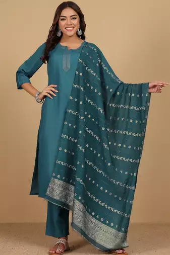 Yoke Design Thread Work Notc Neck Straight Republic Day Kurta With Trousers And Dupatta