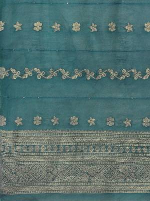 Yoke Design Thread Work Notc Neck Straight Republic Day Kurta With Trousers And Dupatta 5