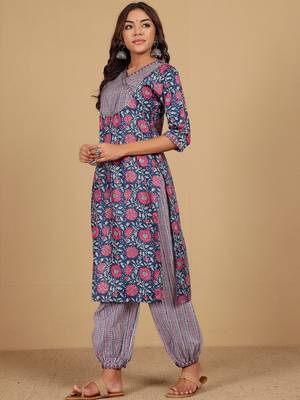 Floral Printed V-Neck Gotta Patti Kurta With Trousers & Dupatta 7
