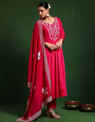 Floral Embroidered Thread Work Notch Neck A-Line Kurta With Trousers And Dupatta 4