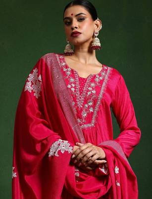 Floral Embroidered Thread Work Notch Neck A-Line Kurta With Trousers And Dupatta 6