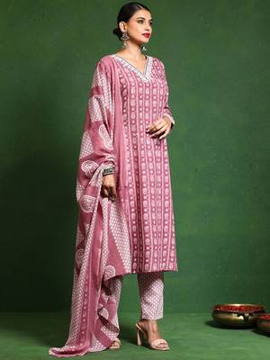 Women Printed Regular Kurta with Trousers & With Dupatta 3