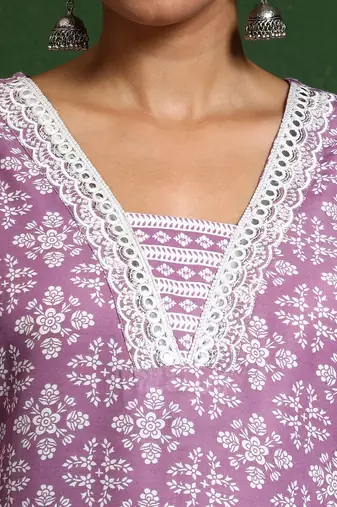Women Ethnic Motifs Printed Regular Kurta with Trousers & With Dupatta