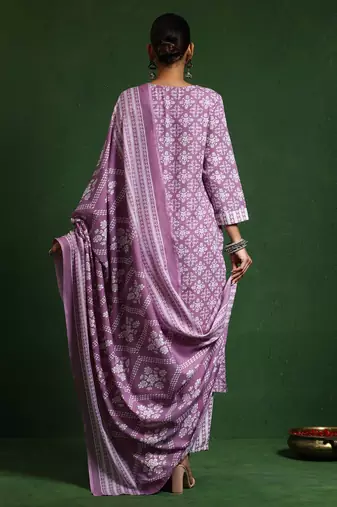 Women Ethnic Motifs Printed Regular Kurta with Trousers & With Dupatta