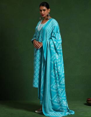 Women Printed Regular Kurta with Trousers & With Dupatta 3