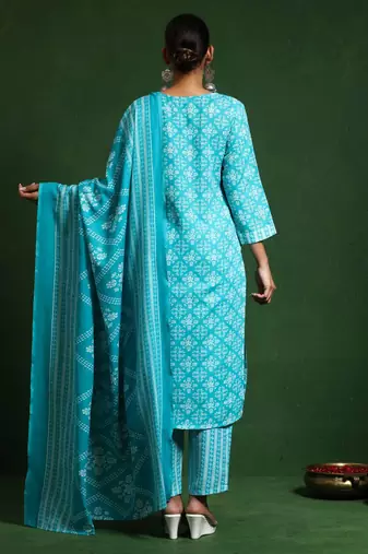 Women Printed Regular Kurta with Trousers & With Dupatta