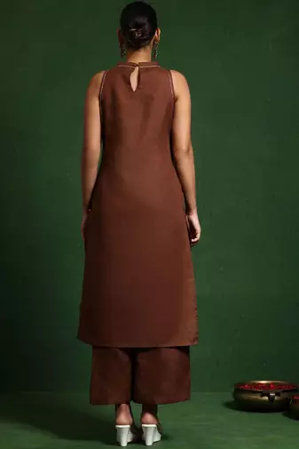 Women Regular Thread Work Kurta with Trousers