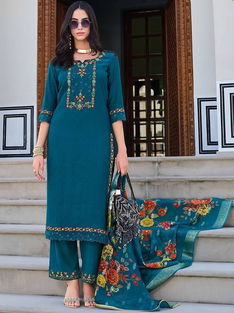 Women Floral Embroidered Regular Thread Work Kurta with Trousers & With Dupatta