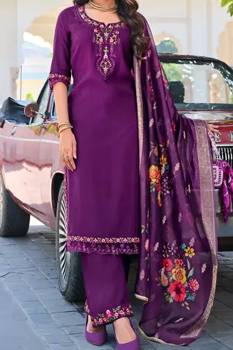 Women Floral Embroidered Regular Thread Work Kurta with Trousers & With Dupatta