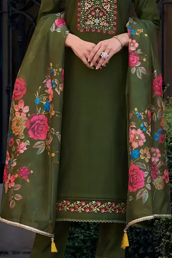 Floral Yoke Design Thread Work Straight Kurta With Trouser And Dupatta