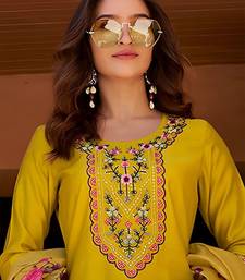 Women Floral Embroidered Regular Thread Work Kurta with Trousers & With Dupatta