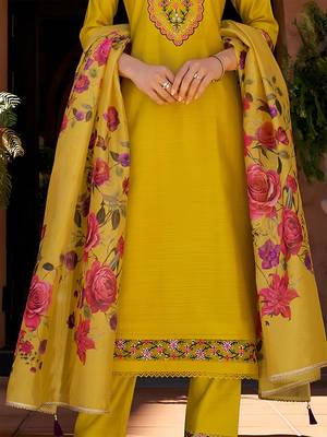 Women Floral Embroidered Regular Thread Work Kurta with Trousers & With Dupatta 3