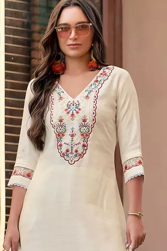 Women Floral Embroidered Regular Thread Work Kurta with Trousers & With Dupatta
