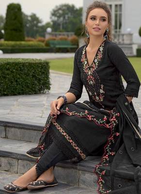 Floral Embroidered Thread Work Straight Kurta With Dhoti Pants & Dupatta 4