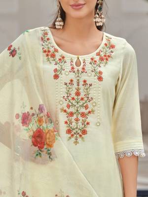 Floral Embroidered Key Hole Neck Kurta With Salwar & Dupatta 2