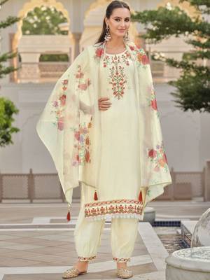 Floral Embroidered Key Hole Neck Kurta With Salwar & Dupatta 3