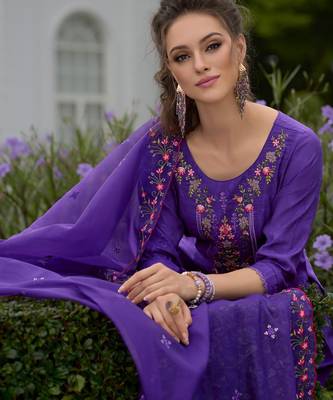 Floral Embroidered Round Neck Straight Kurta With Dhoti & Dupatta 3