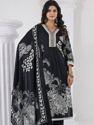 Women Floral Printed Regular Thread Work Pure Cotton Kurta with Trousers & With Dupatta 4