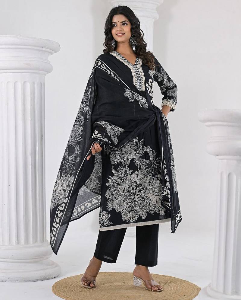 Women Floral Printed Regular Thread Work Pure Cotton Kurta with Trousers & With Dupatta