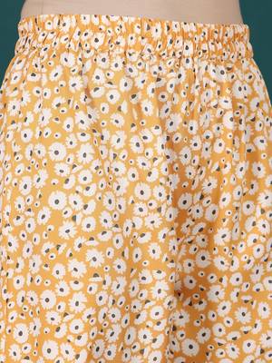 Women Floral Printed Regular Thread Work Kurta with Palazzos 3