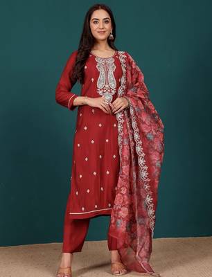Women Floral Embroidered Regular Kurta with Trousers & With Dupatta 3