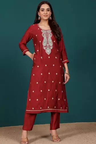 Women Floral Embroidered Regular Kurta with Trousers & With Dupatta