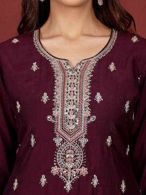 Ethnic Motifs Embroidered Notch Neck Zari Straight Kurta With Trousers & Dupatta 3