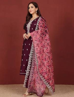 Ethnic Motifs Embroidered Notch Neck Zari Straight Kurta With Trousers & Dupatta 5