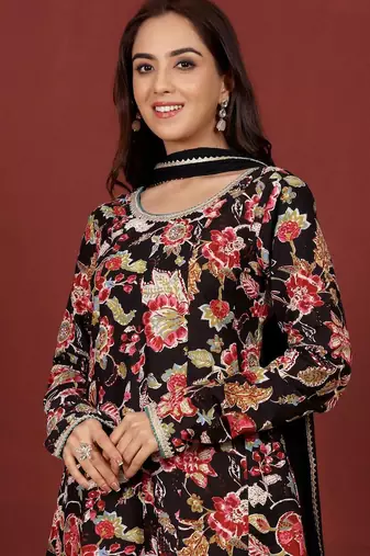 Floral Printed Thread Work Pure Cotton Kurta With Trousers & Dupatta
