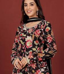 Floral Printed Thread Work Pure Cotton Kurta With Trousers & Dupatta