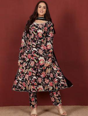 Floral Printed Thread Work Pure Cotton Kurta With Trousers & Dupatta 1