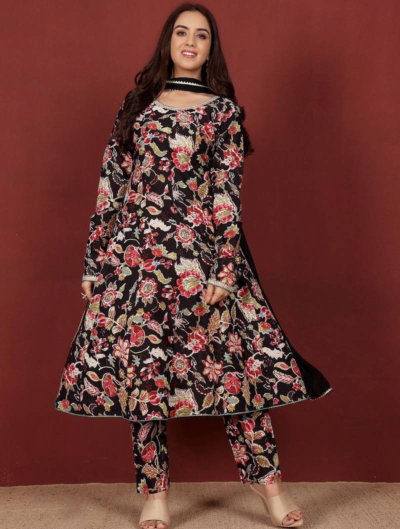 Floral Printed Thread Work Pure Cotton Kurta With Trousers & Dupatta