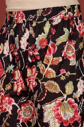 Floral Printed Thread Work Pure Cotton Kurta With Trousers & Dupatta