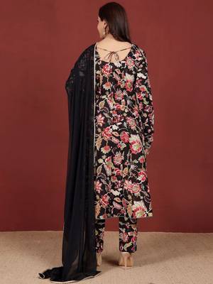 Floral Printed Thread Work Pure Cotton Kurta With Trousers & Dupatta 6