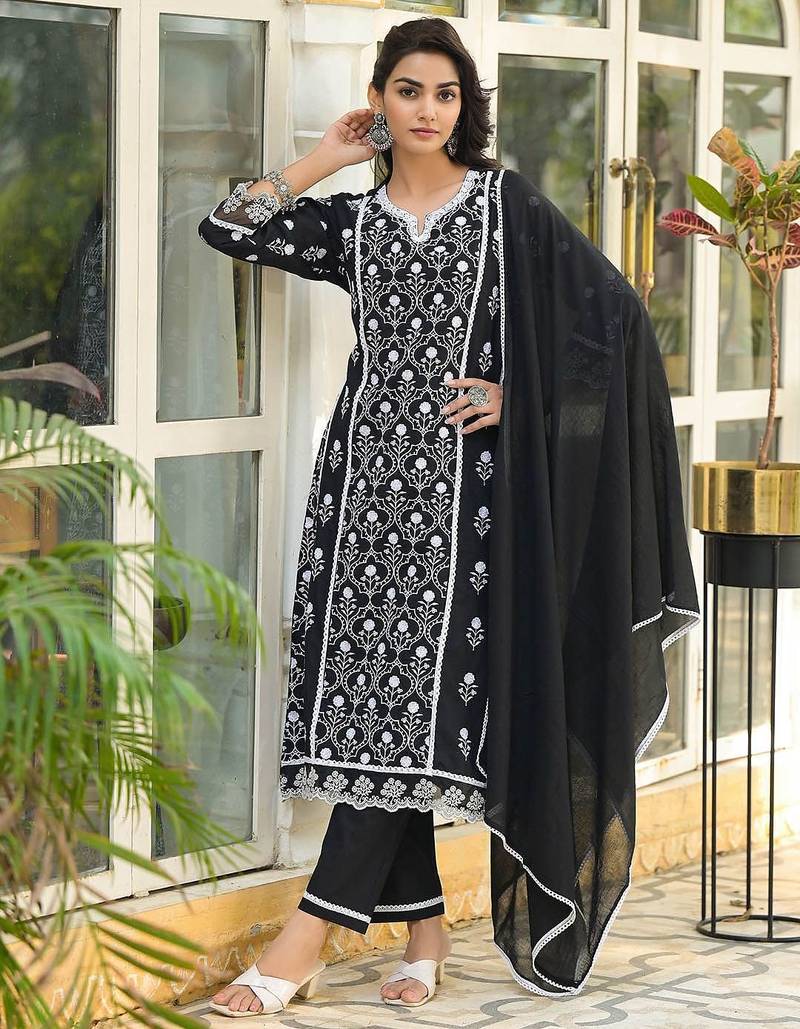 Floral Embroidered Notch Neck Pure Cotton Kurta With Trousers & Dupatta
