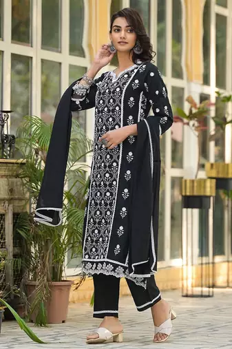 Floral Embroidered Notch Neck Pure Cotton Kurta With Trousers & Dupatta