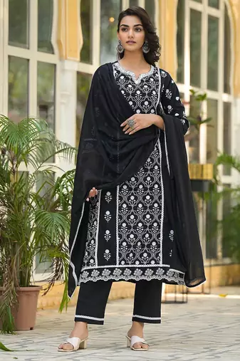 Floral Embroidered Notch Neck Pure Cotton Kurta With Trousers & Dupatta