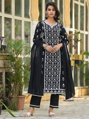 Floral Embroidered Notch Neck Pure Cotton Kurta With Trousers & Dupatta 7