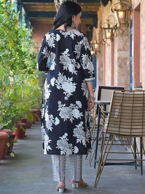 Floral Printed V-Neck Pure Cotton Kurta with Trousers & Dupatta 4