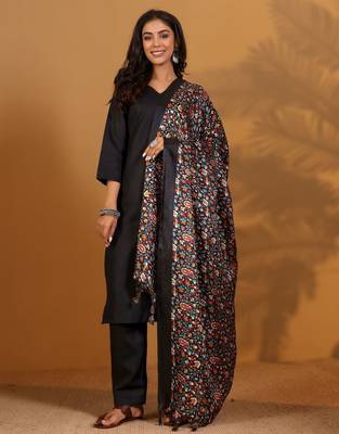 V-Neck Straight Kurta With Trousers And Dupatta 1