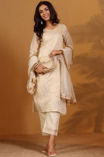 Women Ethnic Motifs Embroidered Regular Kurta with Trousers & With Dupatta