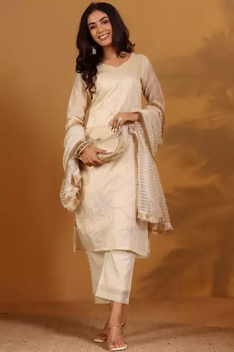 Women Ethnic Motifs Embroidered Regular Kurta with Trousers & With Dupatta