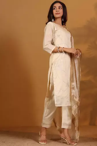 Women Ethnic Motifs Embroidered Regular Kurta with Trousers & With Dupatta
